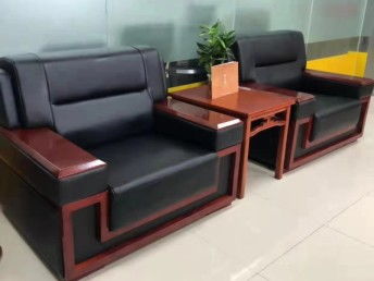 北京沙發(fā)床頭軟包維修與換面翻新服務 專業(yè)解決皮制布藝家具問題